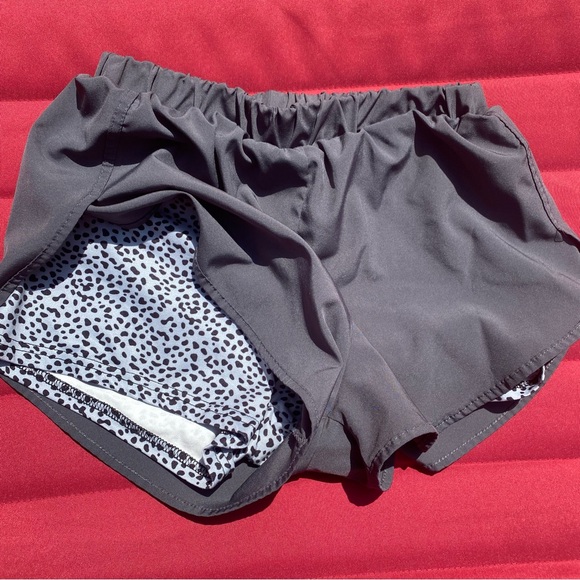 Shein grey athletic shorts with animal printed shorts underneath size:4 - Picture 3 of 4